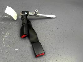 Attache ceinture arriere droit