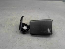 Attache ceinture arriere droit