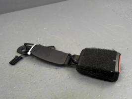 Attache ceinture avant droit