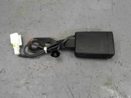 Attache ceinture avant gauche