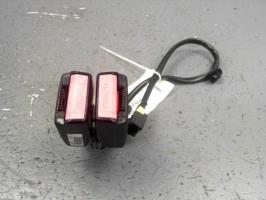 Attache ceinture arriere droit