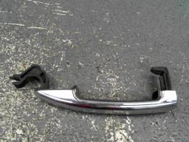 Poignee porte avant gauche