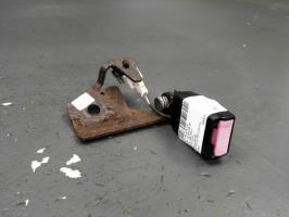 Attache ceinture arriere gauche