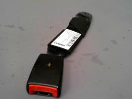 Attache ceinture arriere droit