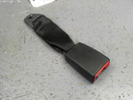 Attache ceinture arriere droit