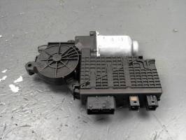 Moteur leve vitre avant droit