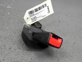 Attache ceinture arriere centrale
