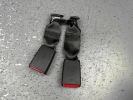 Attache ceinture arriere gauche