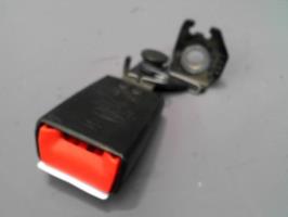 Attache ceinture arriere gauche