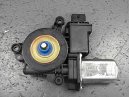 Moteur leve vitre avant droit