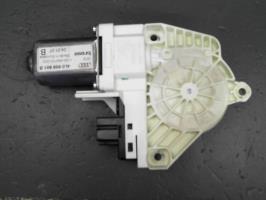 Moteur leve vitre avant gauche