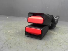 Attache ceinture arriere droit