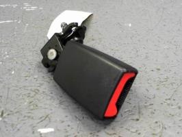 Attache ceinture arriere droit