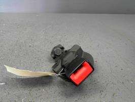 Attache ceinture arriere droit