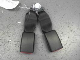 Attache ceinture arriere droit