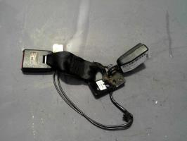 Attache ceinture arriere droit