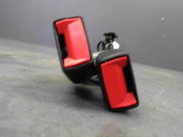 Attache ceinture arriere droit