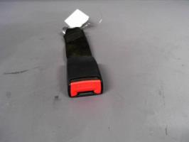 Attache ceinture arriere droit