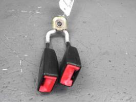 Attache ceinture arriere gauche