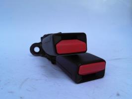 Attache ceinture arriere droit