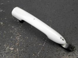 Poignee porte avant gauche