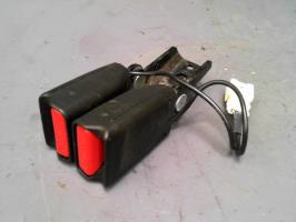 Attache ceinture arriere droit
