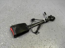 Attache ceinture avant droit