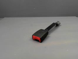 Attache ceinture avant droit