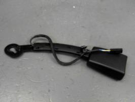 Attache ceinture avant droit