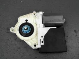 Moteur leve vitre avant droit