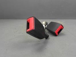 Attache ceinture arriere gauche