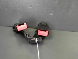 Attache ceinture arriere droit