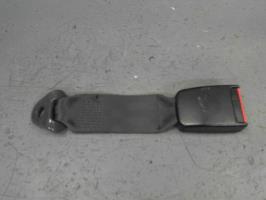 Attache ceinture arriere droit
