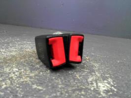 Attache ceinture arriere gauche