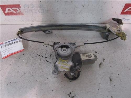 Alzacristalli elettrico posteriore destro Nissan Primera Berlina (P12) 1.9 dCi  - 1