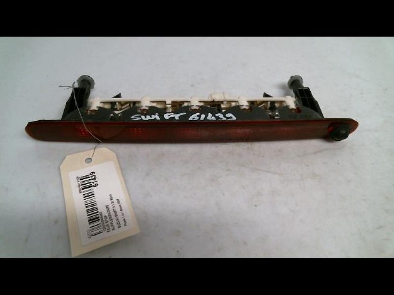 Feu arriere stop central SUZUKI SWIFT 3 Essence - 1