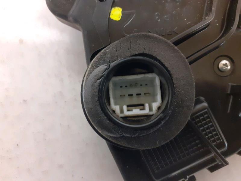 Serrure avant droit TOYOTA VERSO Diesel - 1