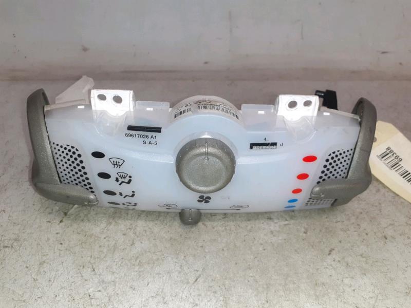Commande chauffage TOYOTA AYGO 1 Essence - 1