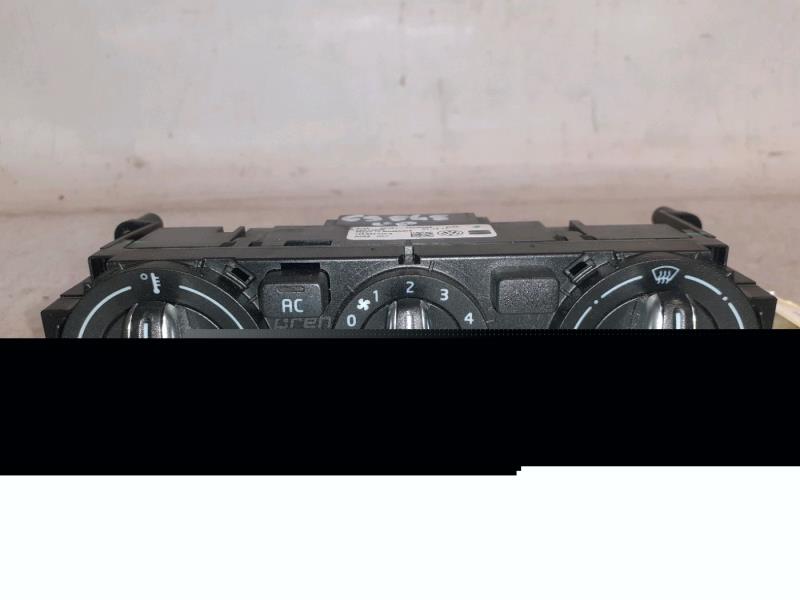 Commande chauffage VOLKSWAGEN UP Essence - 1