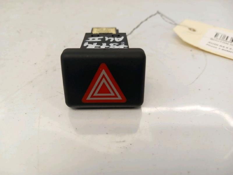 Bouton de warning AUDI A4 2 8E AVANT Diesel - 1