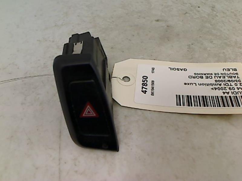 Bouton de warning AUDI A4 3 8K Diesel - 1