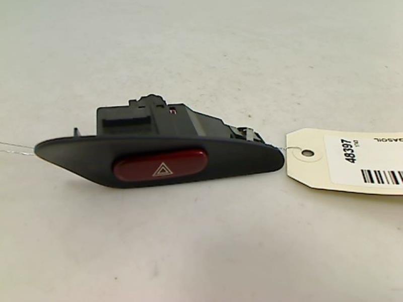 Bouton de warning PEUGEOT 406 COUPE Diesel - 1