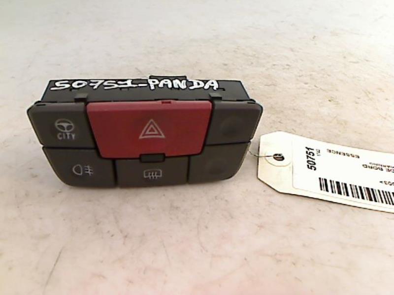 Bouton de warning FIAT PANDA 2 Essence - 1