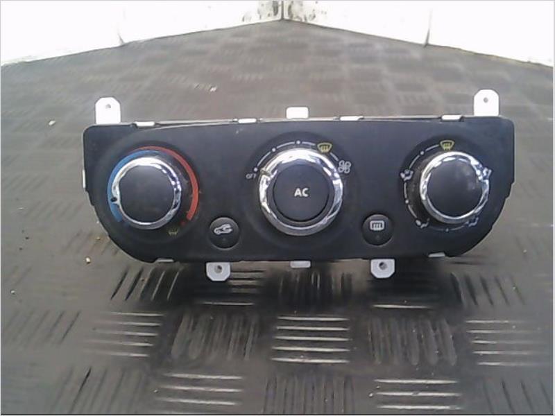 Commande chauffage RENAULT CAPTUR Diesel - 1