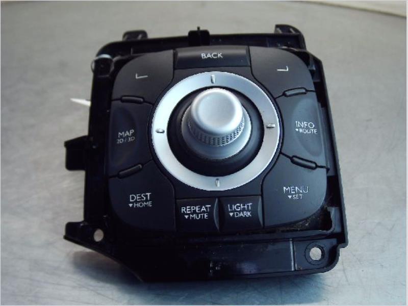 Commande autoradio RENAULT MEGANE III Diesel - 1