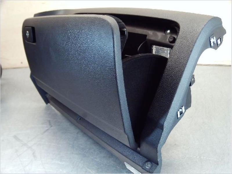 Boite a gants VOLKSWAGEN GOLF VI Diesel - 1