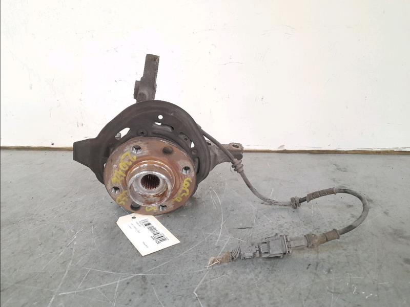 Fusee avant droit OPEL CORSA III Essence - 1