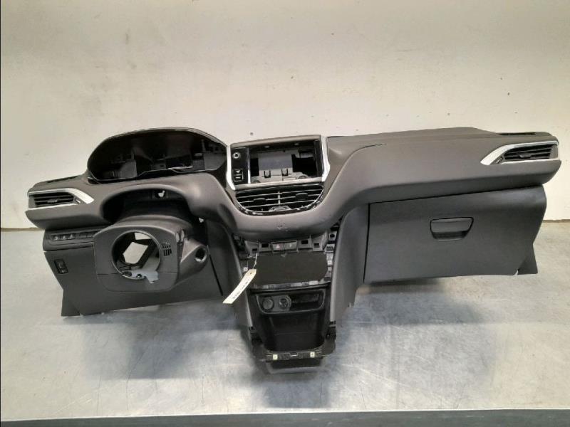 Planche de bord complete PEUGEOT 208 Diesel - 1