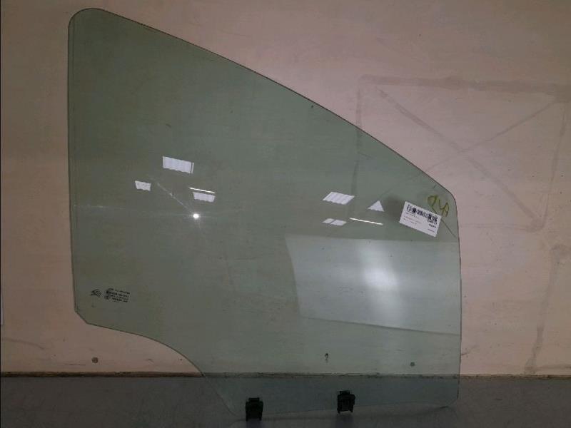 Vitre avant droit CITROEN C3 II Diesel - 1