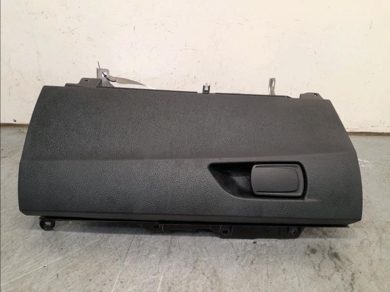 Boite a gants BMW SERIE 1 II Diesel - 1